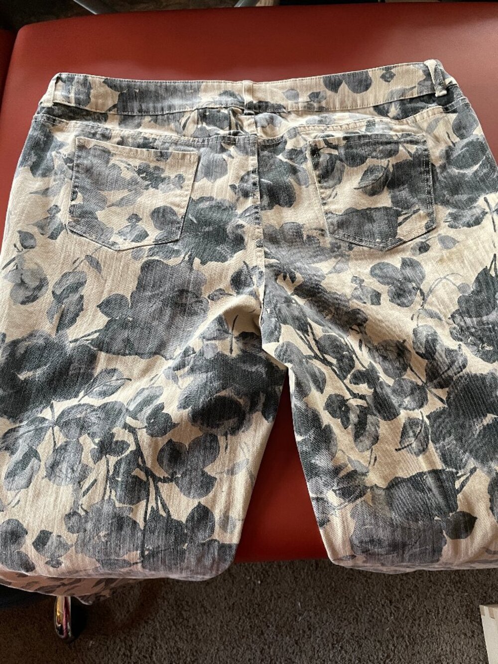 Chico's Stretch Denim Pants w/ Floral Print size 20/22 (Chico's 4) So Slimming - Picture 13 of 16